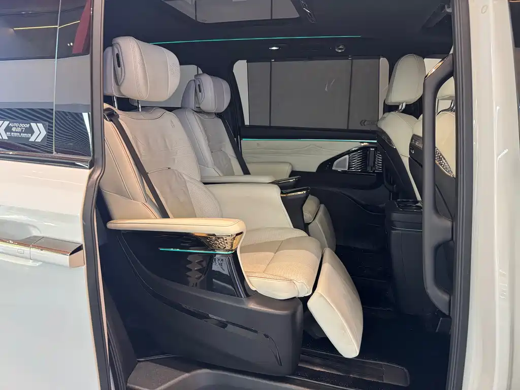 GAC Motor Trumpchi M8 2023 — фото 10