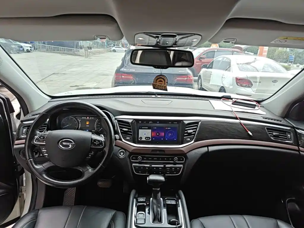 GAC Trumpchi GS8 2017 — фото 10