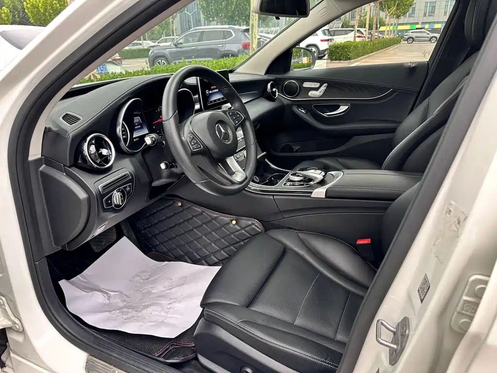 Mercedes-Benz C-Class 2017 — фото 9