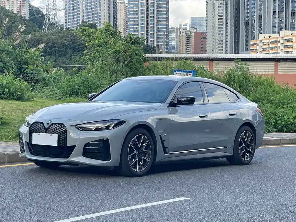 BMW i4 2025