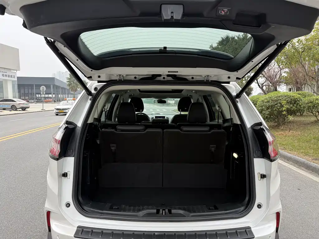 Ford Edge 2020 — фото 14