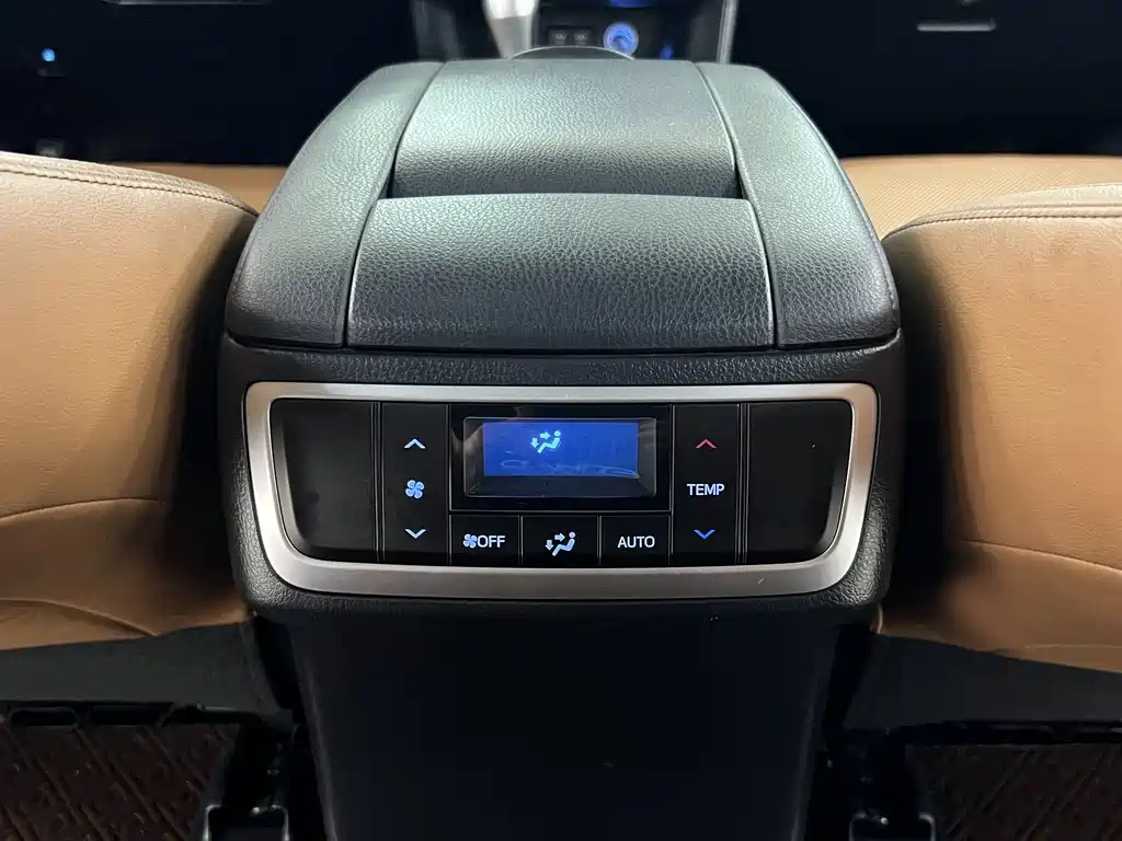 Toyota Highlander 2020 — фото 12