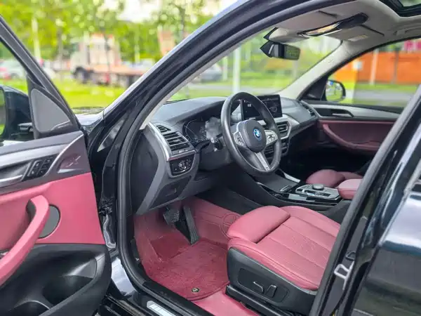 BMW iX3 2023