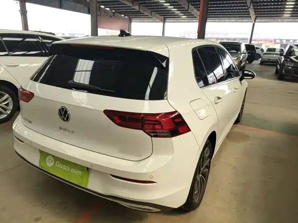 Volkswagen Golf 2024