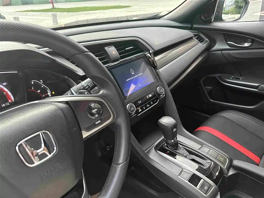 Honda Civic 2020 — фото 13