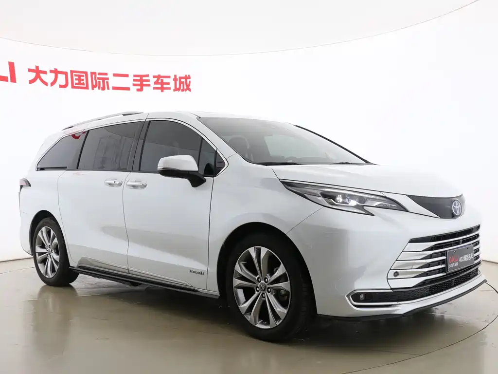 Toyota Sienna 2023 — фото 3