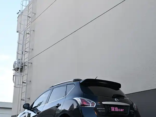 Nissan Tiida 2012