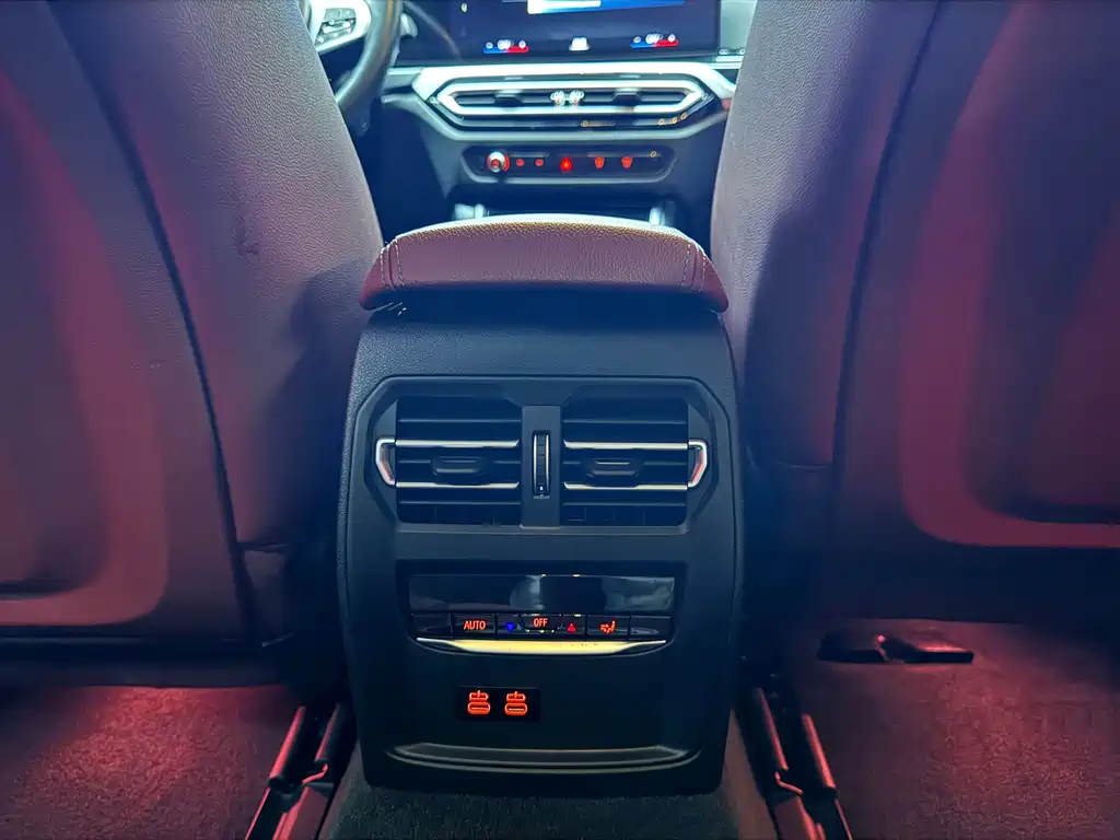 BMW i3 2024 — фото 11