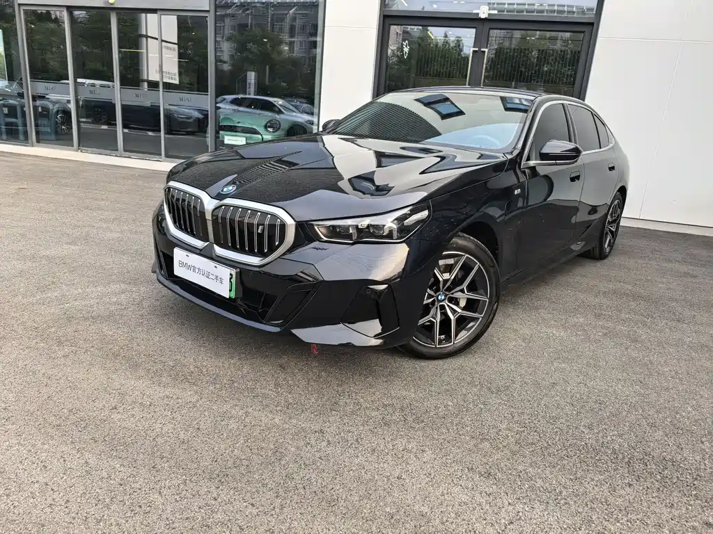 BMW i5 2025