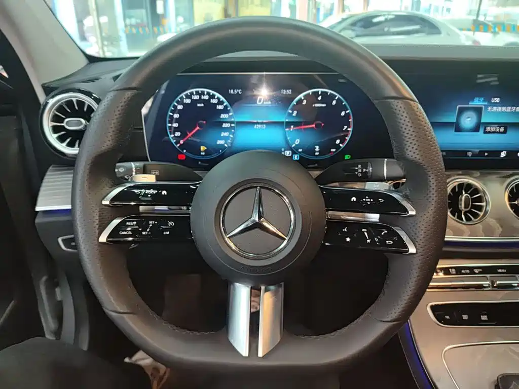 Mercedes-Benz E-Class 2022