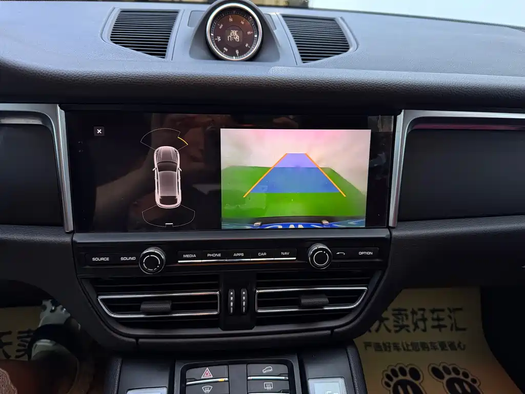 Porsche Macan 2021 — фото 27