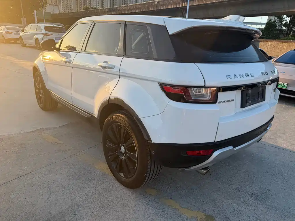 Land Rover Range Rover Evoque 2018 — фото 9