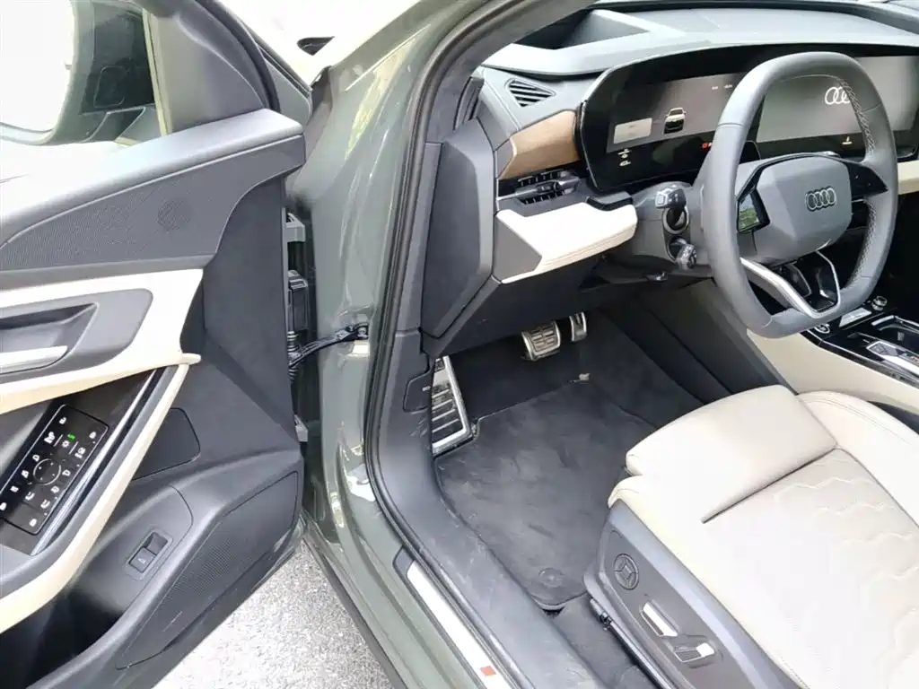 Audi Q6L e-tron 2025 — фото 16