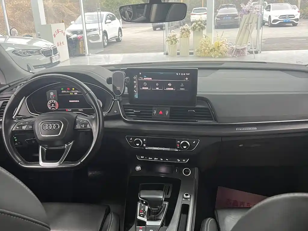 Audi Q5L 2022 — фото 27