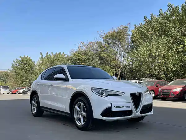 Alfa Romeo Stelvio 2017