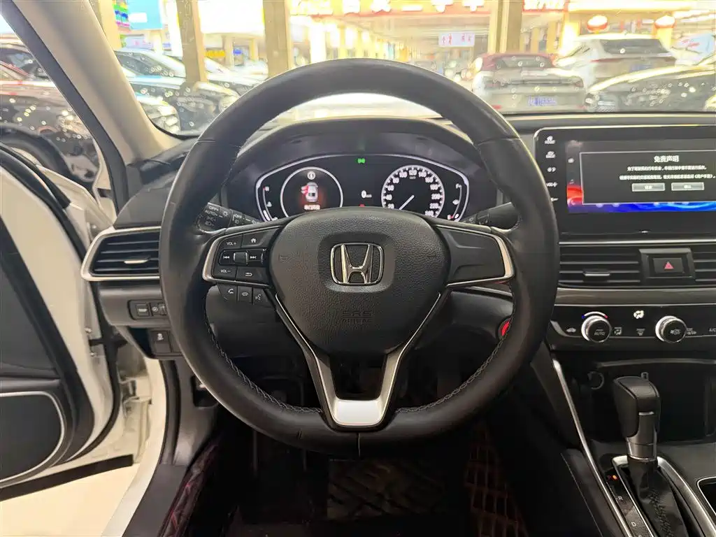 Honda Accord 2022 — фото 16