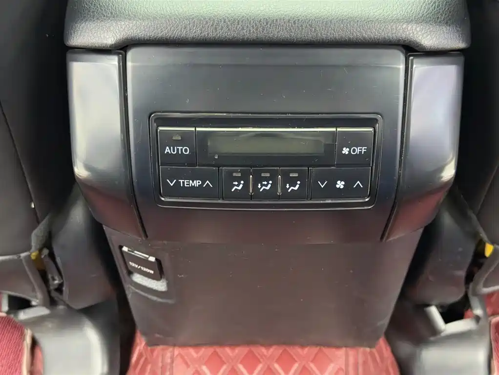 Toyota Prado 2019 — фото 12