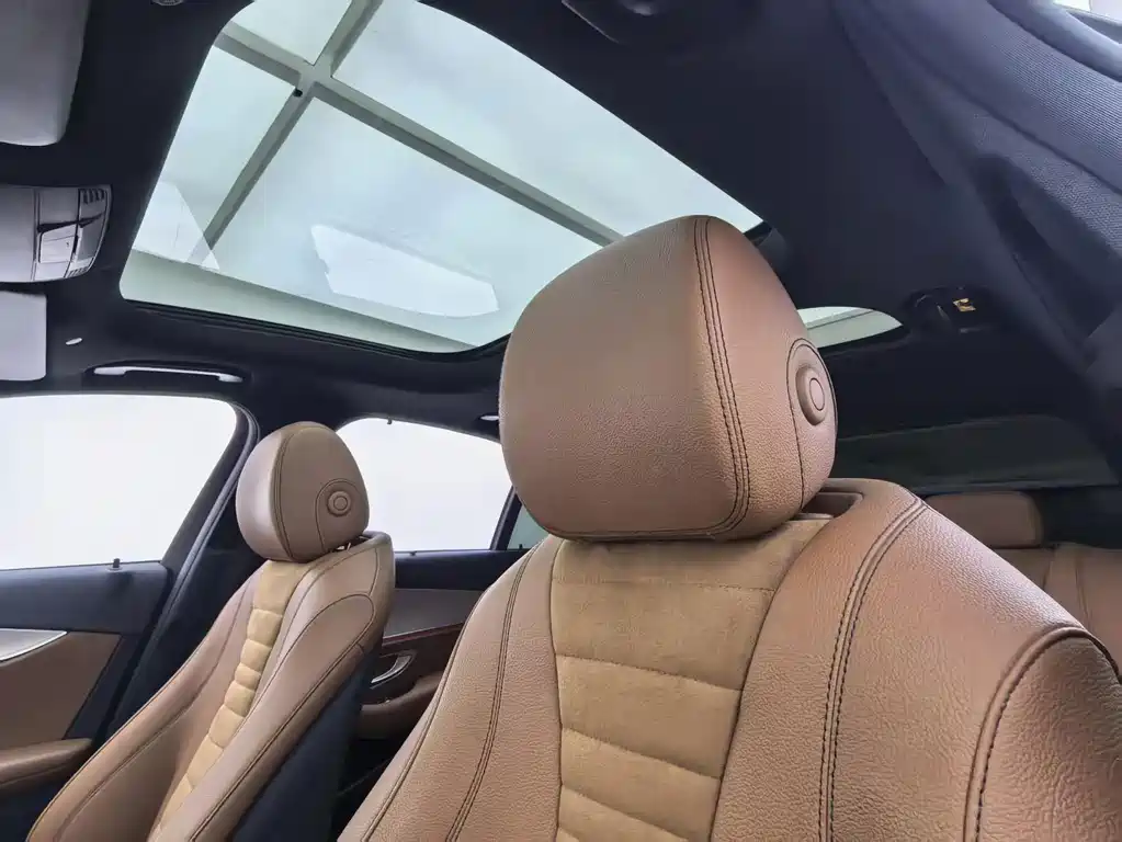Mercedes-Benz E-Class 2018 — фото 20
