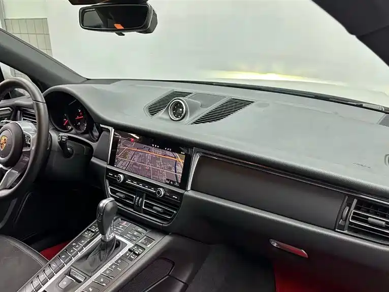 Porsche Macan 2021 — фото 15