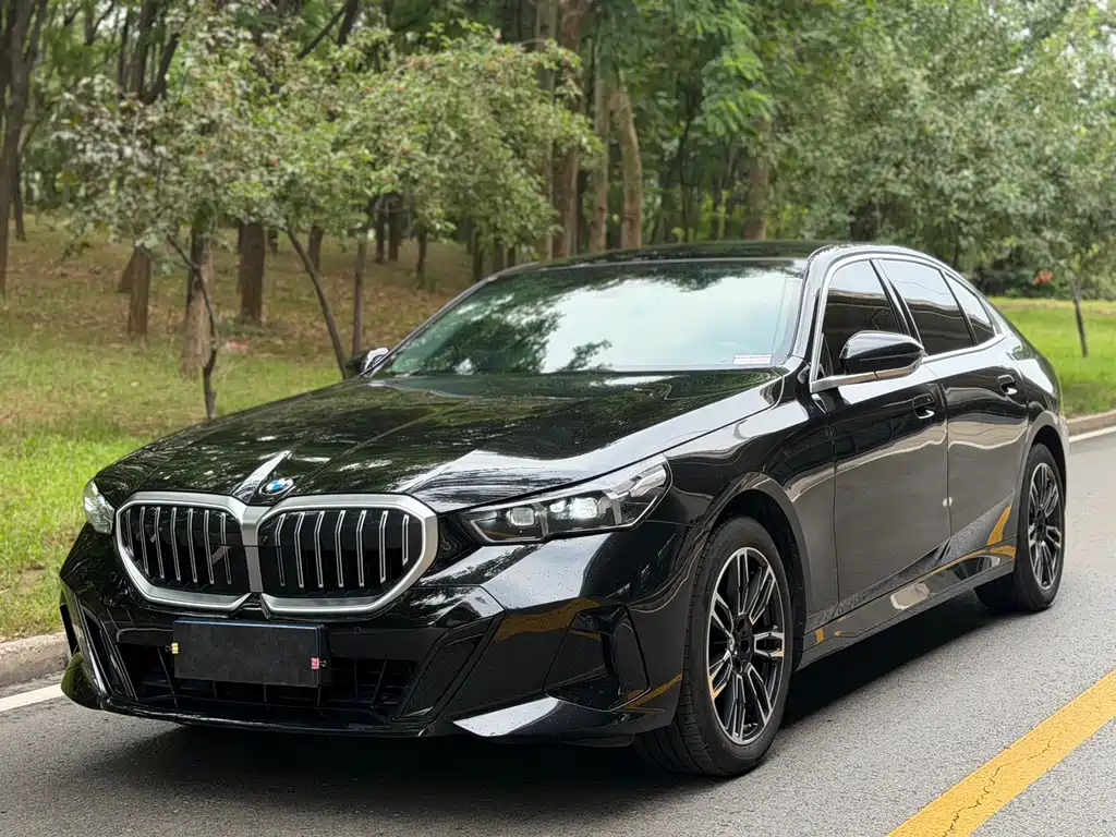 BMW 5 Series 2025