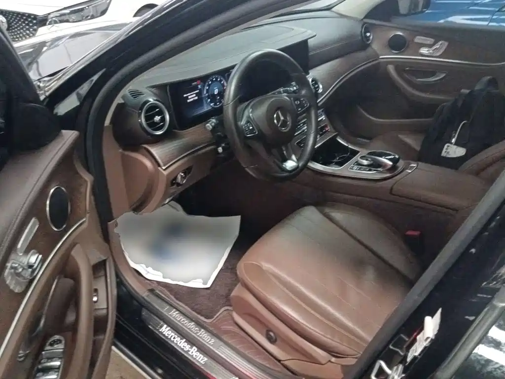 Mercedes-Benz E-Class 2018 — фото 16