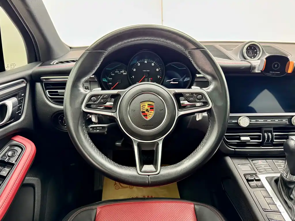 Porsche Macan 2020 — фото 14