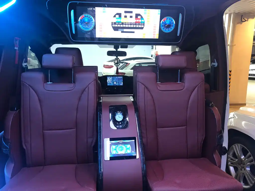 Toyota Hiace 2023 — фото 6