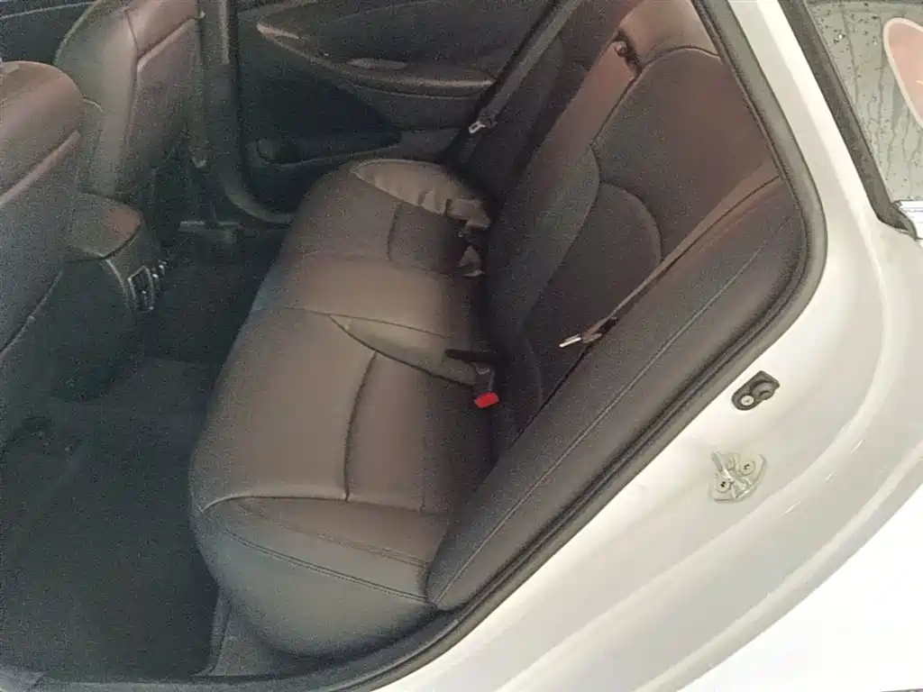 Hyundai Sonata 2014 — фото 17