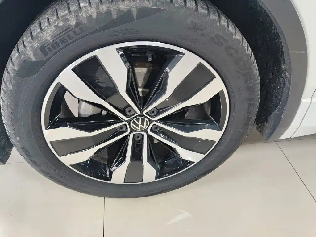 Volkswagen Tiguan L 2022 — фото 25