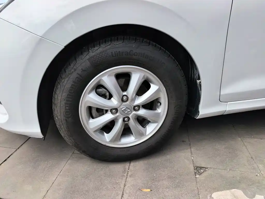 Hyundai Verna 2018 — фото 23