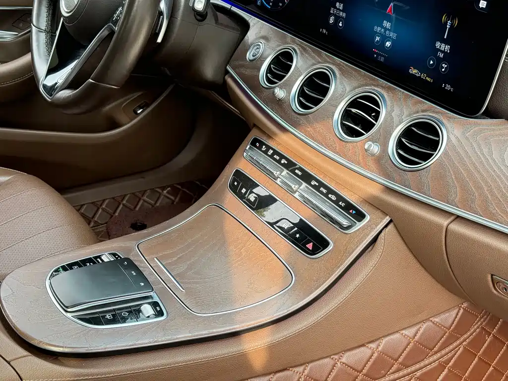 Mercedes-Benz E-Class 2022 — фото 11