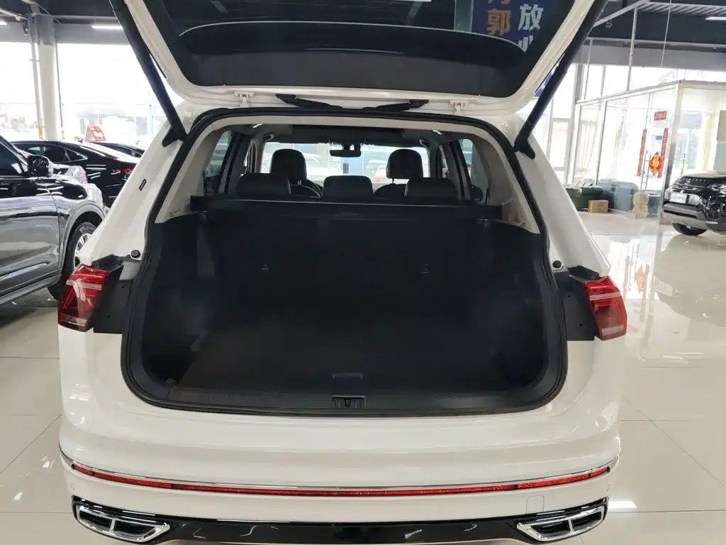 Volkswagen Tiguan L 2022 — фото 15