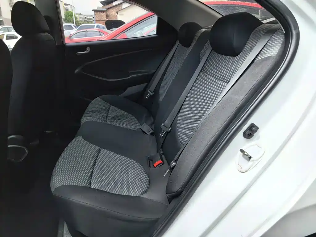 Hyundai Verna 2018 — фото 17
