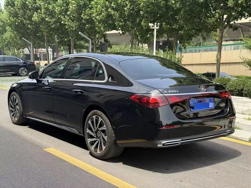 Mercedes-Benz E-Class 2025