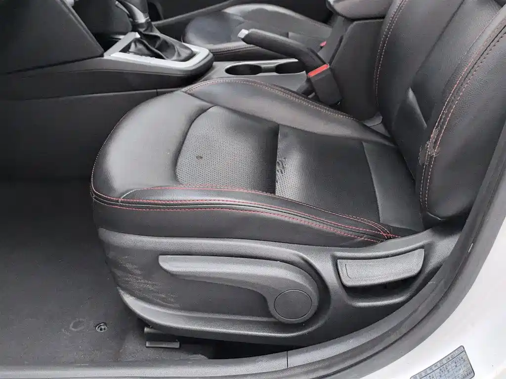 Hyundai Elantra 2018 — фото 20