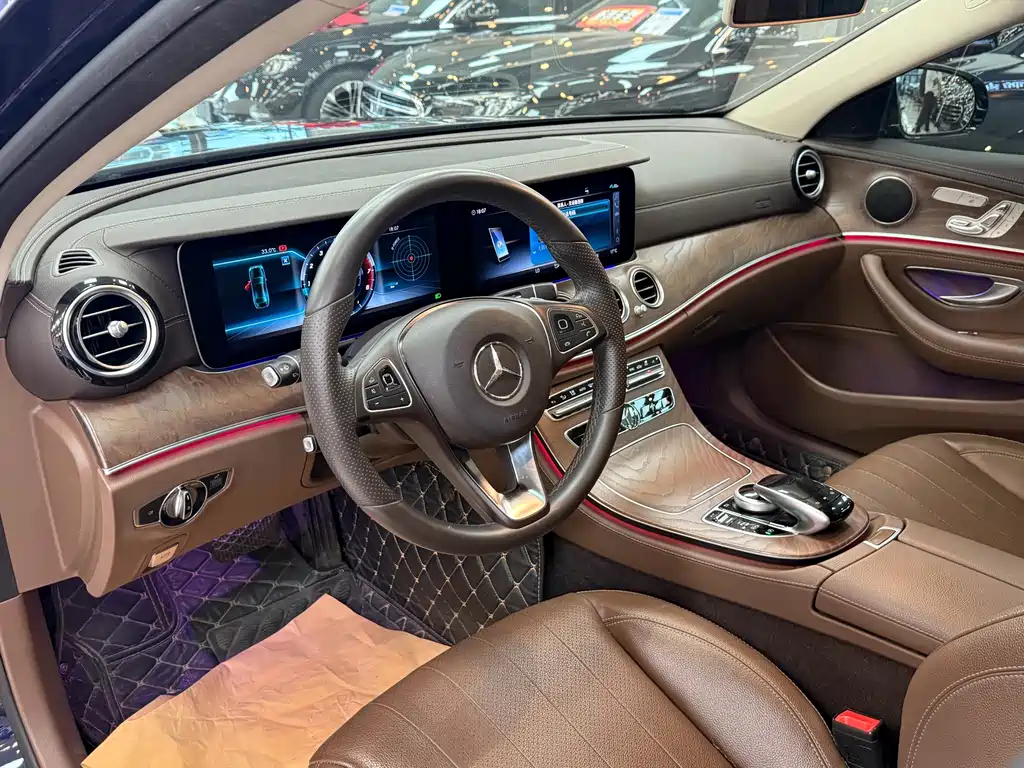 Mercedes-Benz E-Class 2018 — фото 12