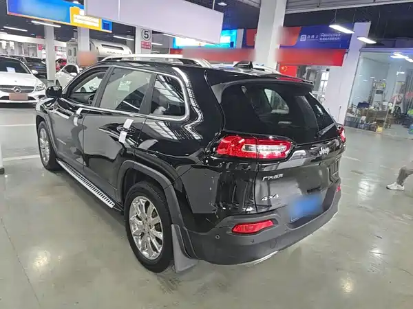 Jeep Cherokee 2018