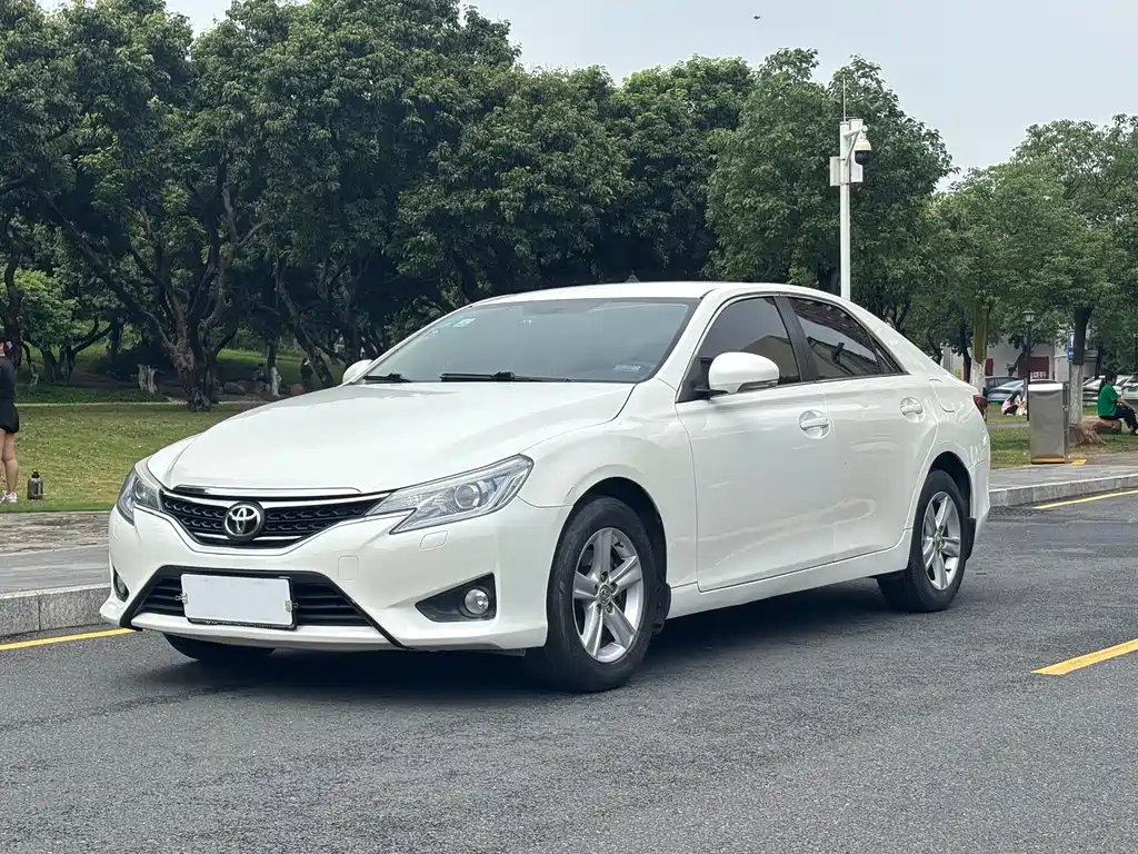 Toyota Reiz 2016