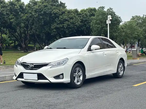 Toyota Reiz 2013