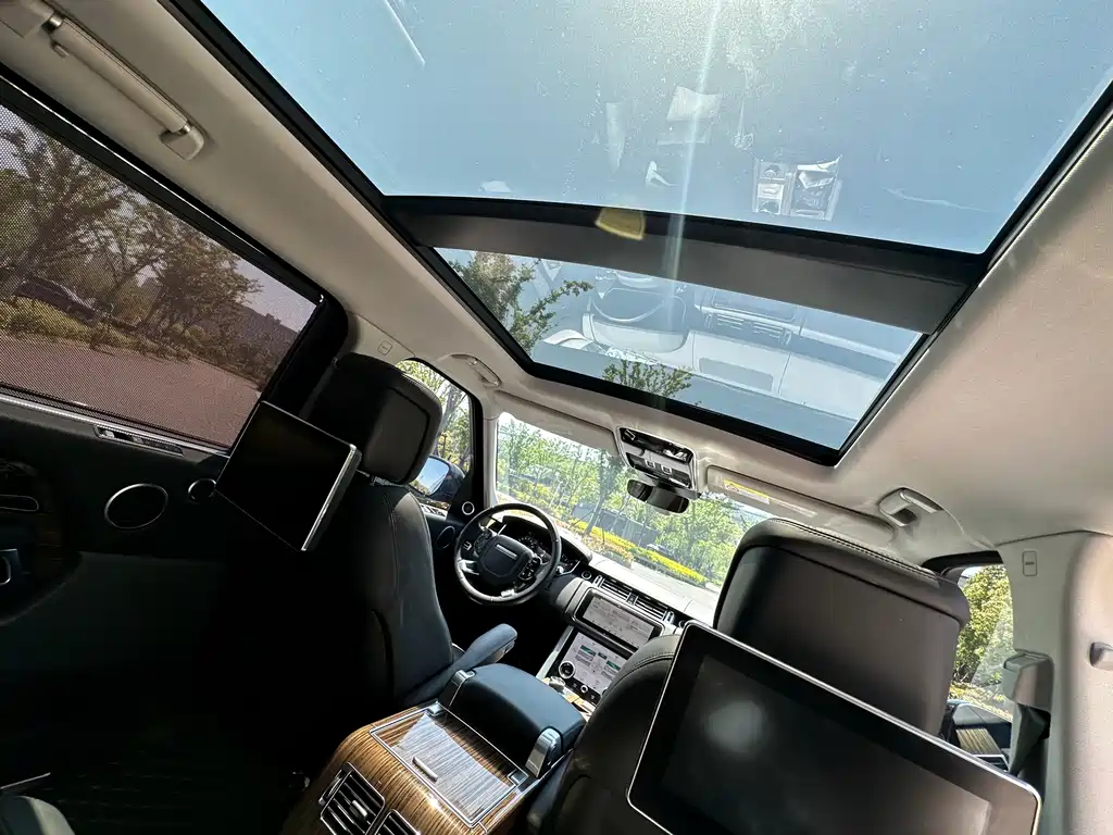 Land Rover Range Rover 2019 — фото 12
