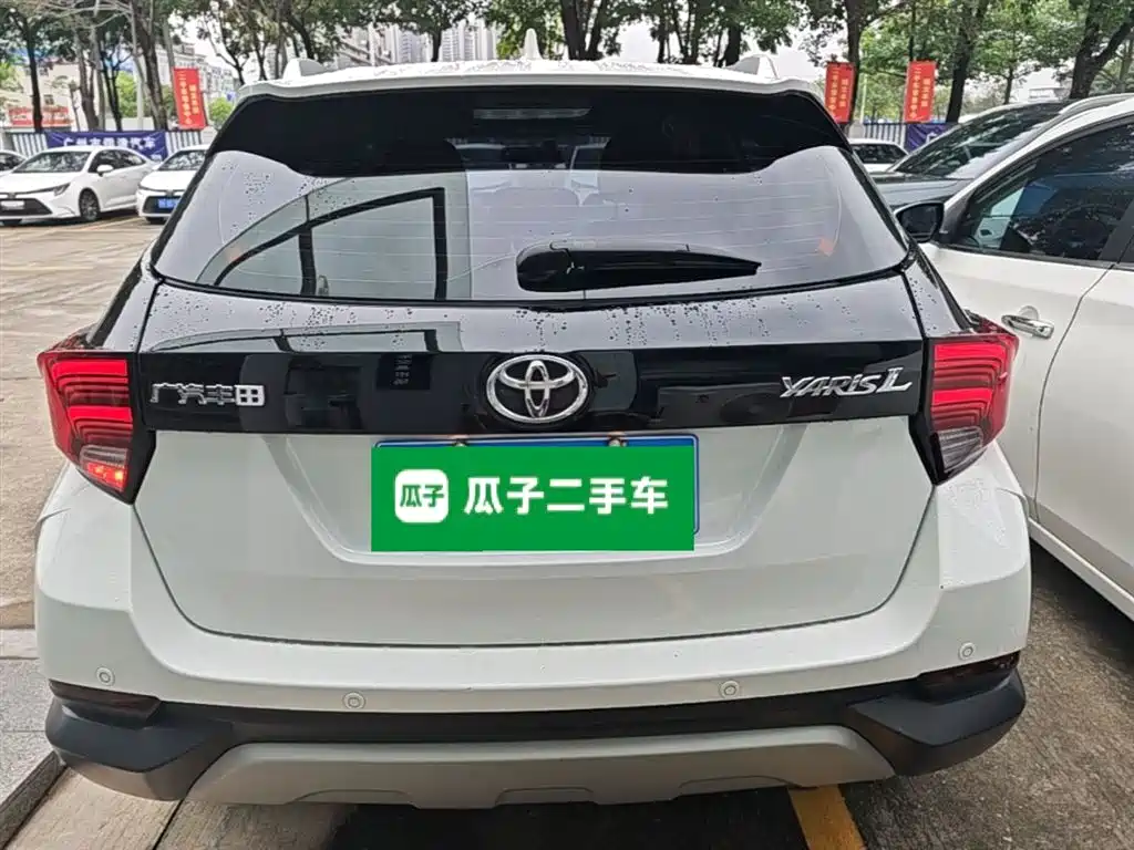 Toyota Yaris L 2021 — фото 6