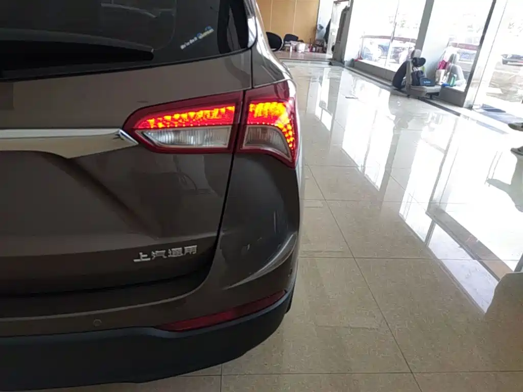 Buick Envision Plus 2019 — фото 8