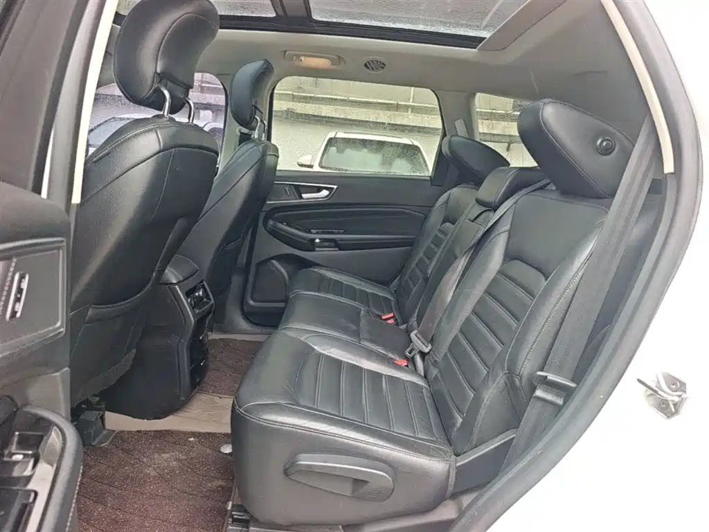 Ford Edge 2015 — фото 17