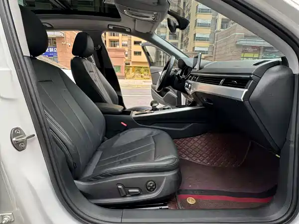 Audi A4L 2019
