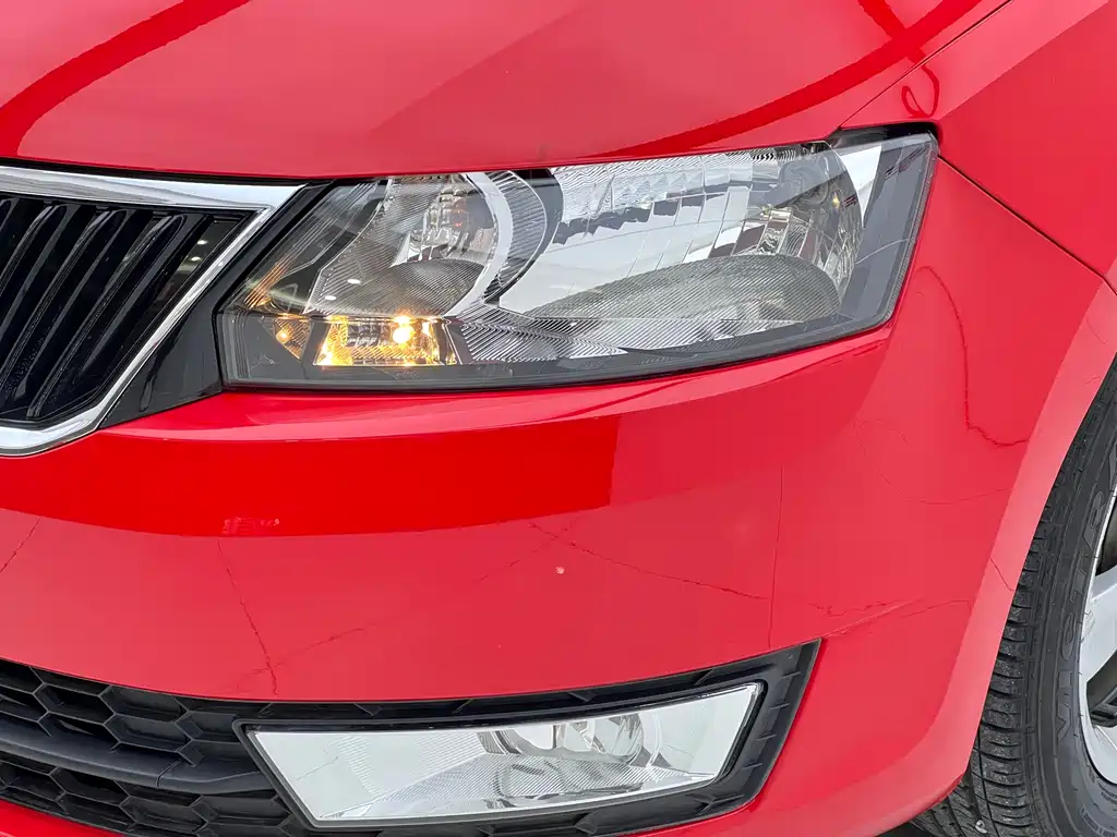 Skoda Rapid Spaceback 2016 — фото 21