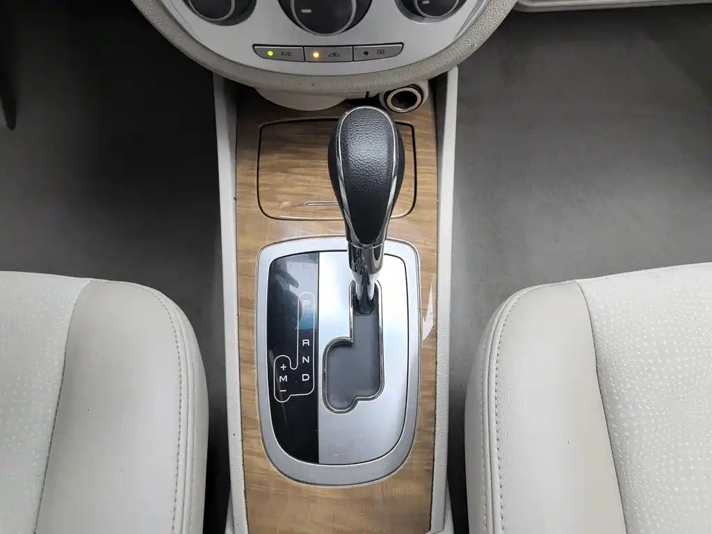 Buick Excelle 2016 — фото 13