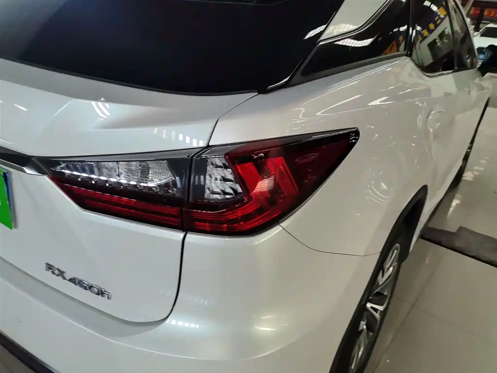 Lexus RX 2018 — фото 19