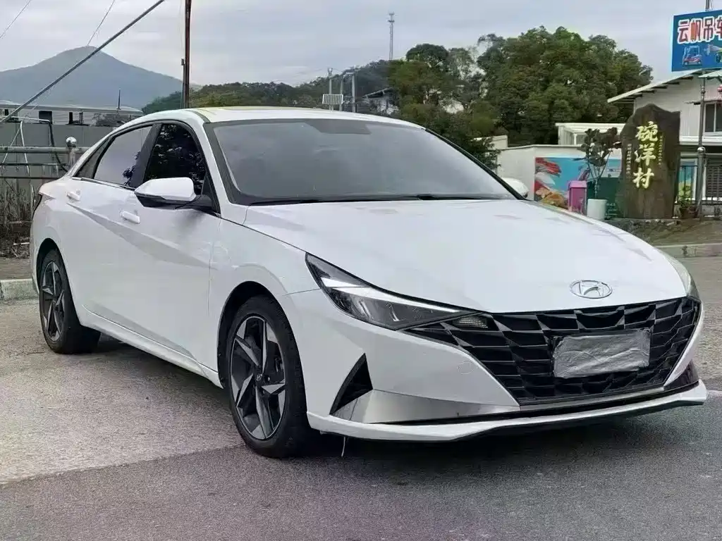Hyundai Elantra 2021 — фото 3