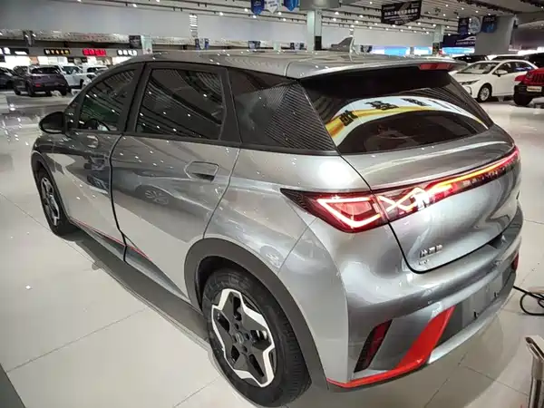 BYD Dolphin 2022