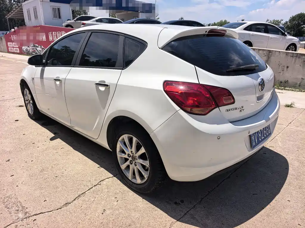 Buick Excelle 2012